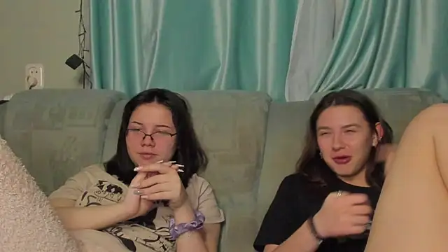 Snapshot of honey_love_honeyy chatting on 01-17-25, 08:44 honey love honeyy online show from 01-17-25, 08:44