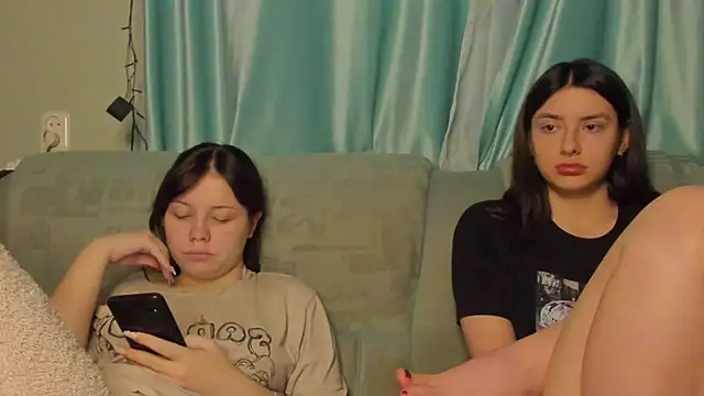 Snapshot of honey_love_honeyy chatting on 01-21-25, 04:05 honey love honeyy online show from 01-21-25, 04:05