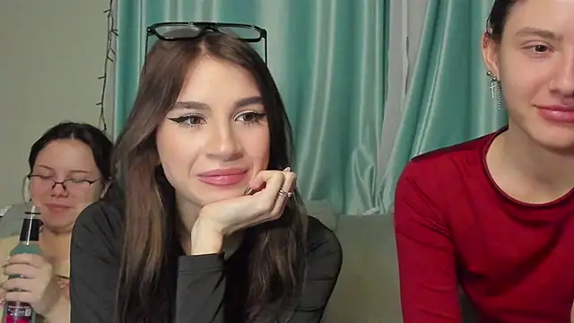 Snapshot of honey_love_honeyy chatting on 01-23-25, 03:43 honey love honeyy online show from 01-23-25, 03:43