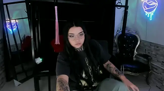 amyswallow7 online show from 01-18-25, 06:43