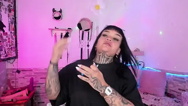 amyswallow7 online show from 02-15-26, 01:35