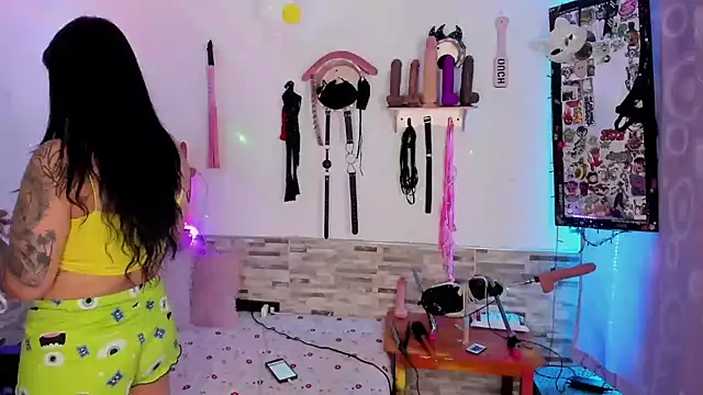 amyswallow7 online show from 04-29-26, 12:16