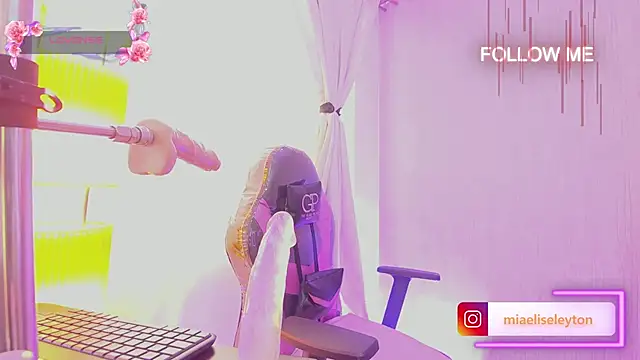 Elise-Leyton online show from 09-12-25, 02:39