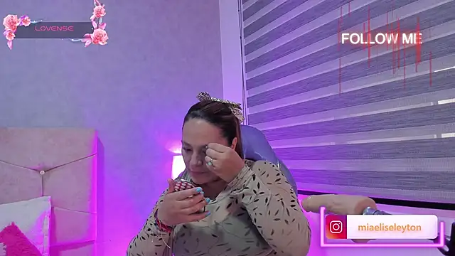 Elise-Leyton online show from 10-01-25, 03:07