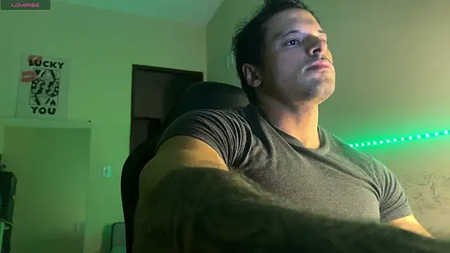 Snapshot of Lucasfit24 chatting on 04-28-26, 12:31 Lucasfit24 online show from 04-28-26, 12:31