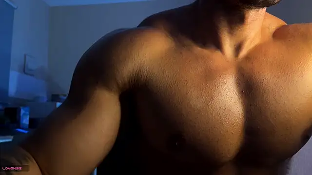 Snapshot of Lucasfit24 chatting on 05-04-26, 03:13 Lucasfit24 online show from 05-04-26, 03:13