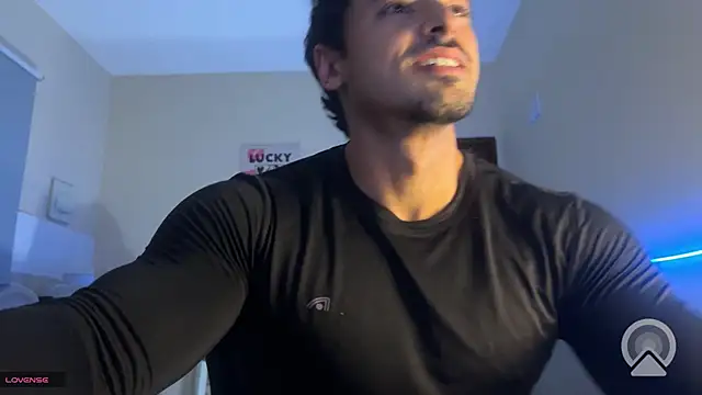 Snapshot of Lucasfit24 chatting on 05-09-26, 01:22 Lucasfit24 online show from 05-09-26, 01:22