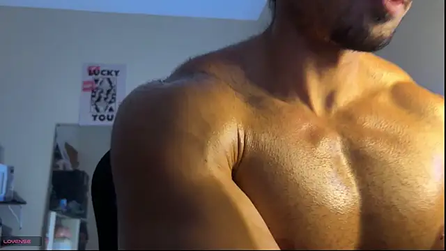 Snapshot of Lucasfit24 chatting on 05-18-26, 03:13 Lucasfit24 online show from 05-18-26, 03:13