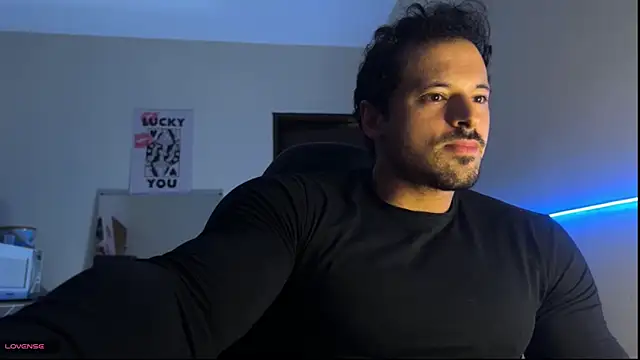 Snapshot of Lucasfit24 chatting on 05-19-26, 01:56 Lucasfit24 online show from 05-19-26, 01:56