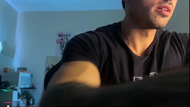 Snapshot of Lucasfit24 chatting on 05-28-26, 03:42 Lucasfit24 online show from 05-28-26, 03:42