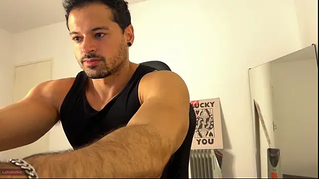 Snapshot of Lucasfit24 chatting on 06-07-26, 02:54 Lucasfit24 online show from 06-07-26, 02:54