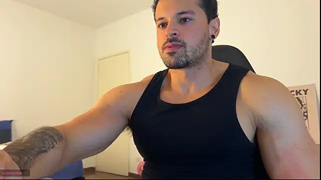 Snapshot of Lucasfit24 chatting on 06-08-26, 01:28 Lucasfit24 online show from 06-08-26, 01:28