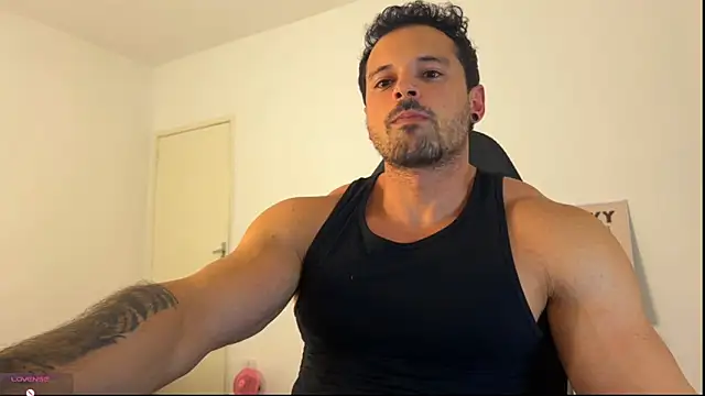 Snapshot of Lucasfit24 chatting on 06-09-26, 01:28 Lucasfit24 online show from 06-09-26, 01:28