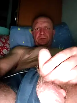 Snapshot of RUUsslan1203 chatting on 07-08-26, 12:15 RUUsslan1203 online show from 07-08-26, 12:15