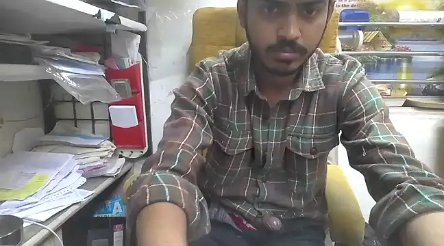 Snapshot of cute_modell chatting on 02-06-25, 01:54 cute modell online show from 02-06-25, 01:54