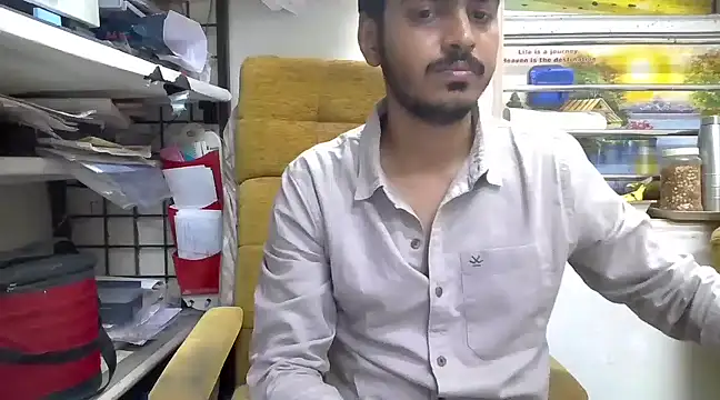 Snapshot of cute_modell chatting on 03-22-25, 12:04 cute modell online show from 03-22-25, 12:04