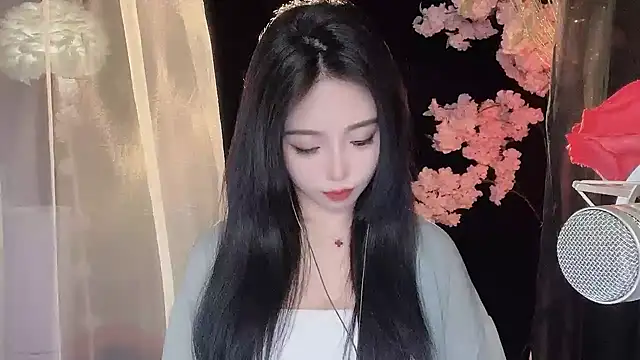 Snapshot of ying-love520 chatting on 02-07-25, 02:26 ying-love520 online show from 02-07-25, 02:26