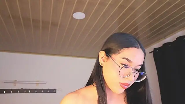 Renaxi Smith online show from 03-28-26, 07:35