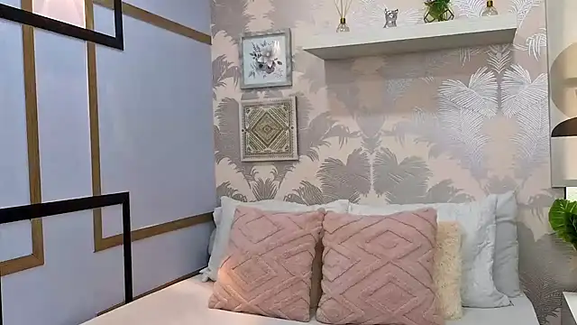 CharlotteGraay online show from 11-06-25, 07:48