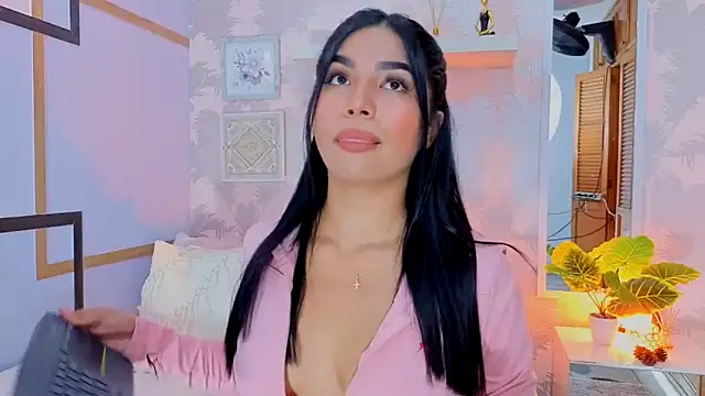 CharlotteGraay online show from 12-18-25, 07:31