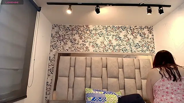 Victoria Adamns online show from 02-14-26, 12:02