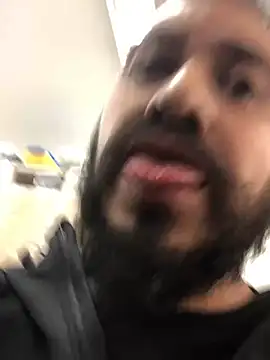 Snapshot of leonardohot1987 chatting on 02-11-25, 05:07 leonardohot1987 online show from 02-11-25, 05:07