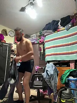 Snapshot of leonardohot1987 chatting on 03-05-25, 02:57 leonardohot1987 online show from 03-05-25, 02:57