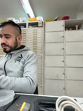 Snapshot of leonardohot1987 chatting on 03-07-25, 03:28 leonardohot1987 online show from 03-07-25, 03:28