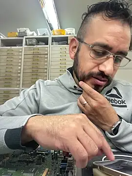 Snapshot of leonardohot1987 chatting on 03-10-25, 05:39 leonardohot1987 online show from 03-10-25, 05:39