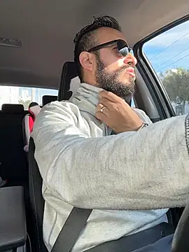 Snapshot of leonardohot1987 chatting on 11-14-25, 02:27 leonardohot1987 online show from 11-14-25, 02:27