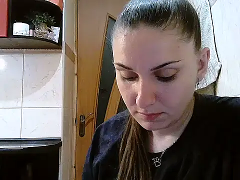 Snapshot of Yuliia30 chatting on 06-17-26, 03:35 Yuliia30 online show from 06-17-26, 03:35