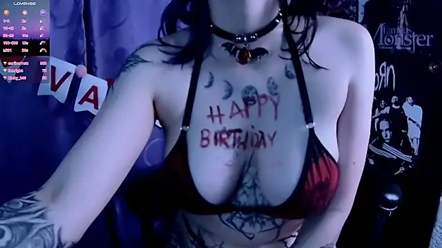 Snapshot of Kimlennox_ chatting on 02-11-25, 01:31 Kimlennox  online show from 02-11-25, 01:31