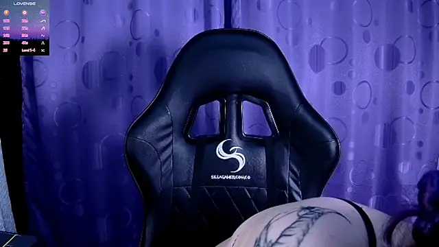 Snapshot of Kimlennox_ chatting on 02-21-25, 09:22 Kimlennox  online show from 02-21-25, 09:22