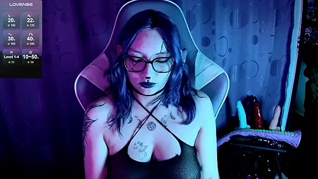 Snapshot of Kimlennox_ chatting on 09-29-25, 01:38 Kimlennox  online show from 09-29-25, 01:38