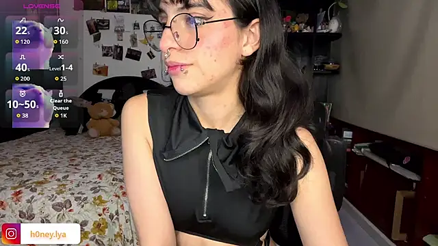 B0nnie H0ney online show from 07-04-26, 01:34