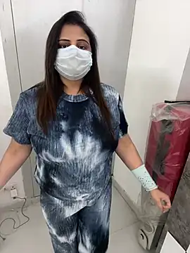 Snapshot of Miss-Jasmine chatting on 03-04-25, 06:29 Miss-Jasmine online show from 03-04-25, 06:29