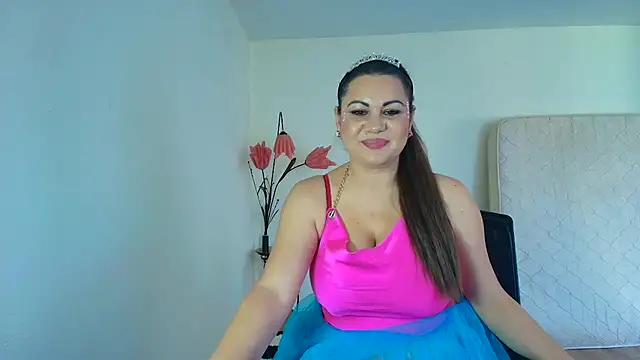 Snapshot of VixenVibesX chatting on 10-31-25, 08:48 VixenVibesX online show from 10-31-25, 08:48