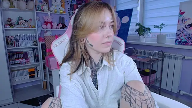 Catharsisi online show from 10-26-25, 01:39