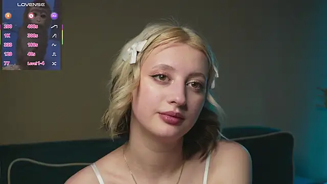 Snapshot of milasmiu chatting on 03-08-25, 08:03 milasmiu online show from 03-08-25, 08:03