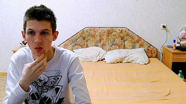 Snapshot of Lester_Broo chatting on 03-09-25, 02:50 Lester Broo online show from 03-09-25, 02:50