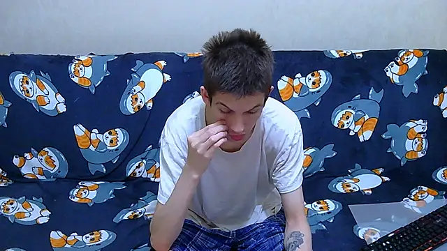 Snapshot of Lester_Broo chatting on 06-13-26, 02:04 Lester Broo online show from 06-13-26, 02:04