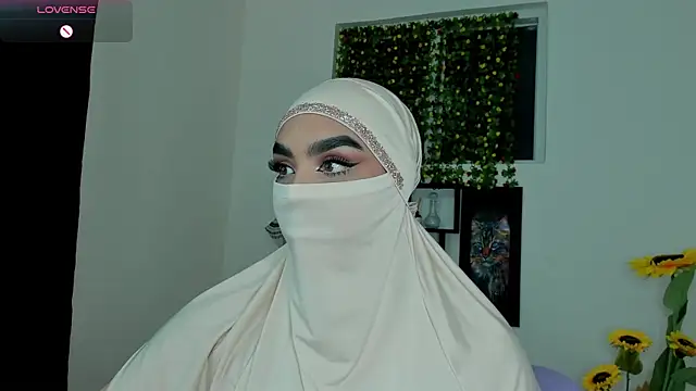 Maissa Alabi online show from 12-13-25, 07:53