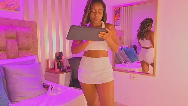 avis lara online show from 03-12-26, 06:36