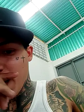 Snapshot of Briangalleta chatting on 09-23-25, 06:33 Briangalleta online show from 09-23-25, 06:33