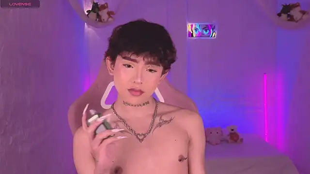 Snapshot of Evan_Hunter chatting on 11-05-25, 03:01 Evan Hunter online show from 11-05-25, 03:01