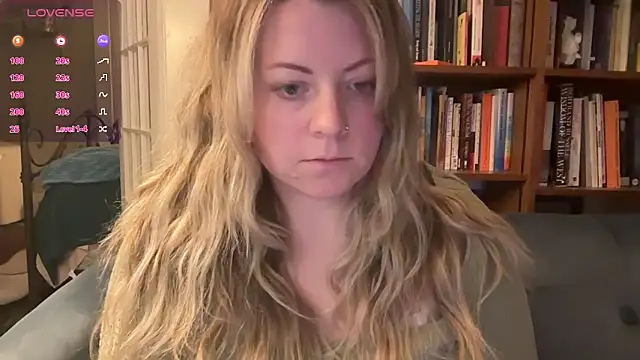 Snapshot of girlnextdoorjoelle chatting on 01-27-25, 05:47 girlnextdoorjoelle online show from 01-27-25, 05:47