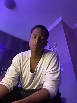 Snapshot of snotLoud chatting on 06-11-26, 02:37 snotLoud online show from 06-11-26, 02:37