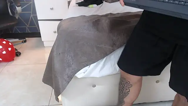 BrandonColee online show from 02-21-25, 03:32