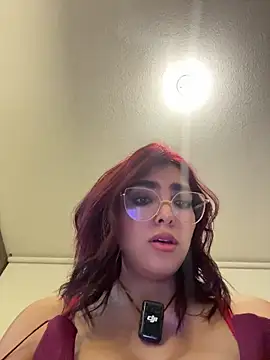 Snapshot of MartinaSooler chatting on 06-17-26, 03:20 MartinaSooler online show from 06-17-26, 03:20