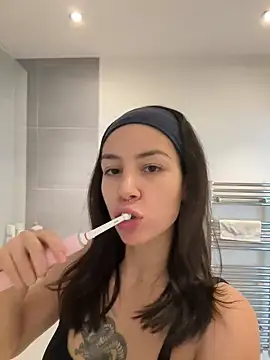 anaromeroxo online show from 03-18-25, 01:20